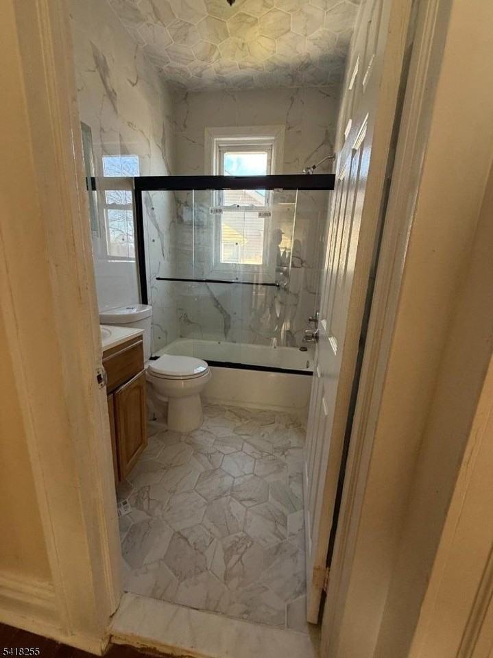 486 Stuyvesant Ave #2 - Photo 7 of 19