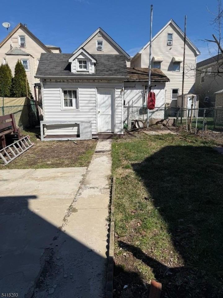 15 Cutler St - Photo 4 of 15