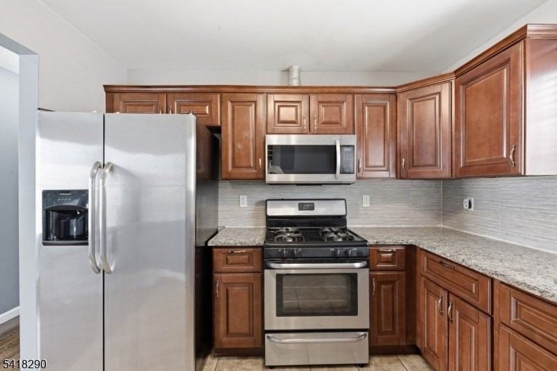 105 Peabody Pl - Photo 3 of 16