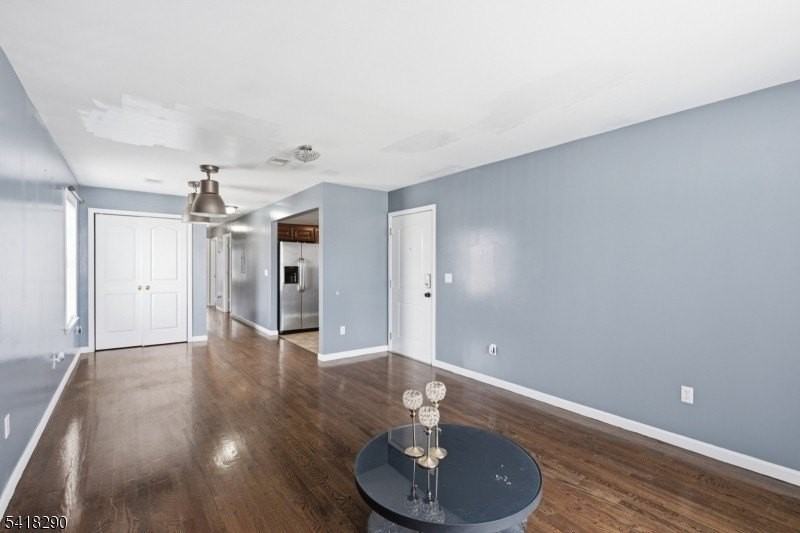 105 Peabody Pl - Photo 4 of 16