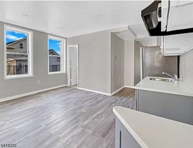 84 2nd St #4 - Photo 6 of 16