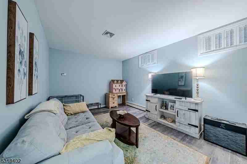 6 Magnolia Ln - Photo 3 of 45