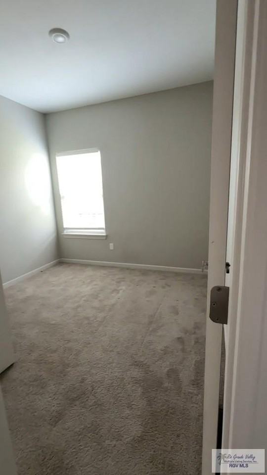 2032 Grove Ln - Photo 4 of 10