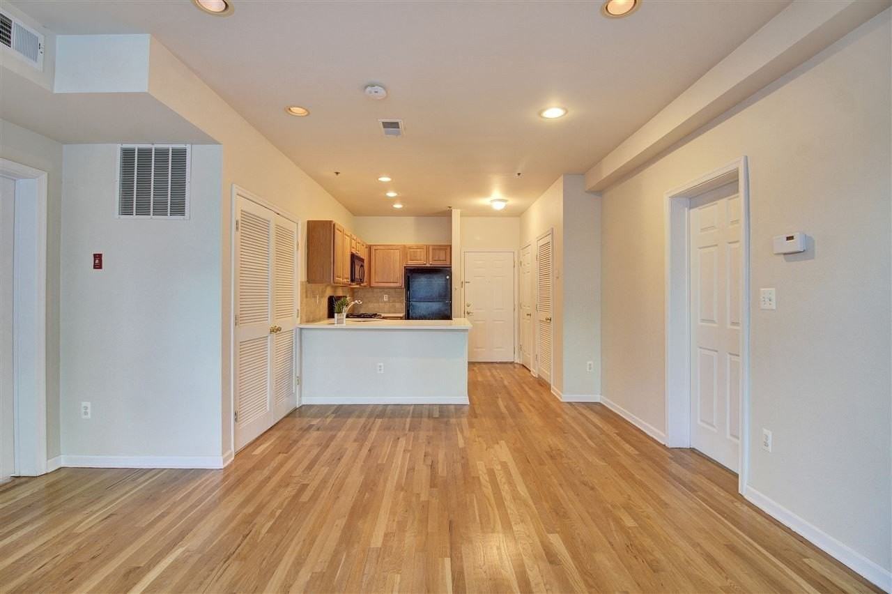 704 Clinton St #3D - Photo 7 of 15