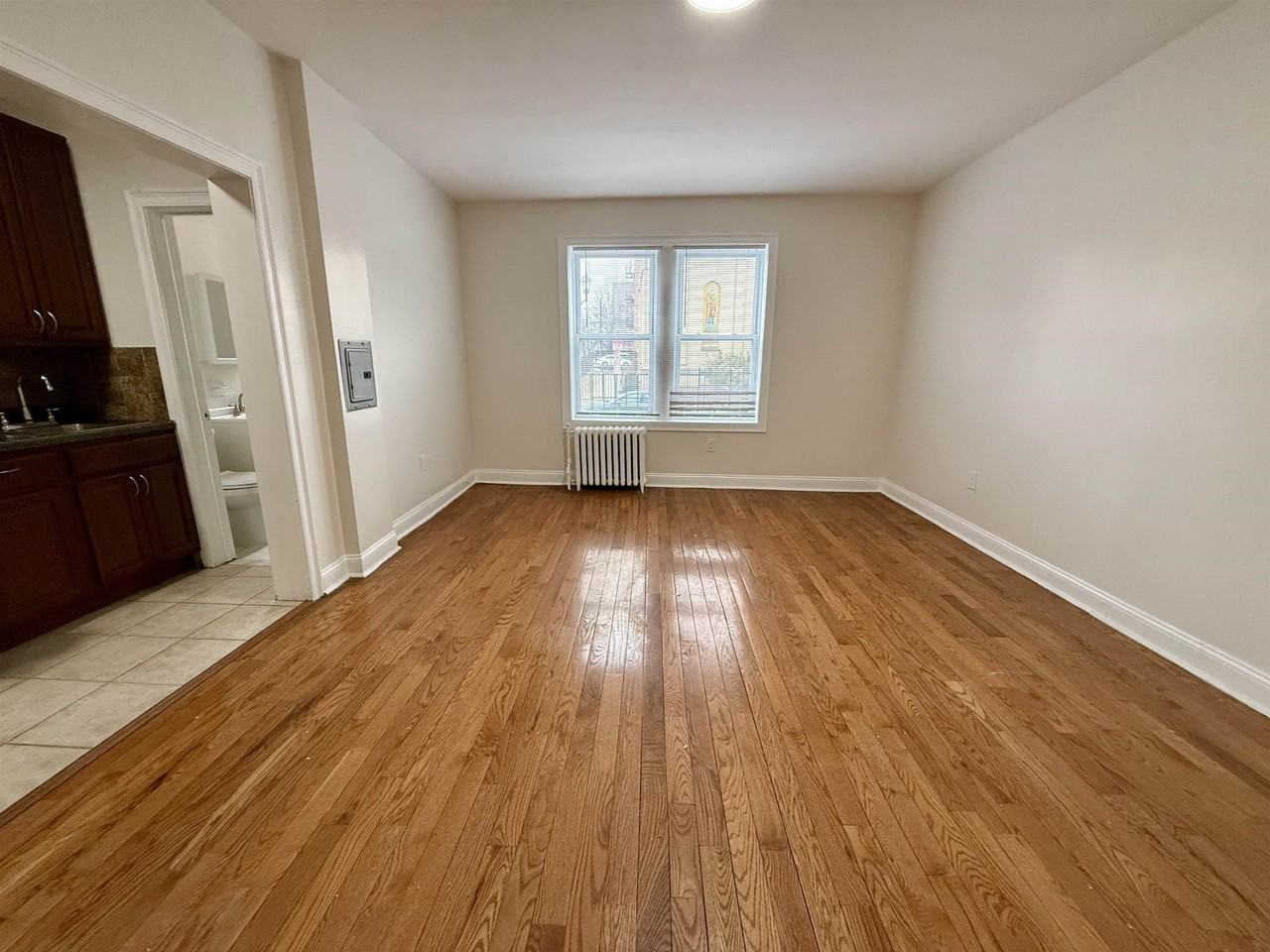 546 Bergen Ave #A7 - Photo 3 of 12