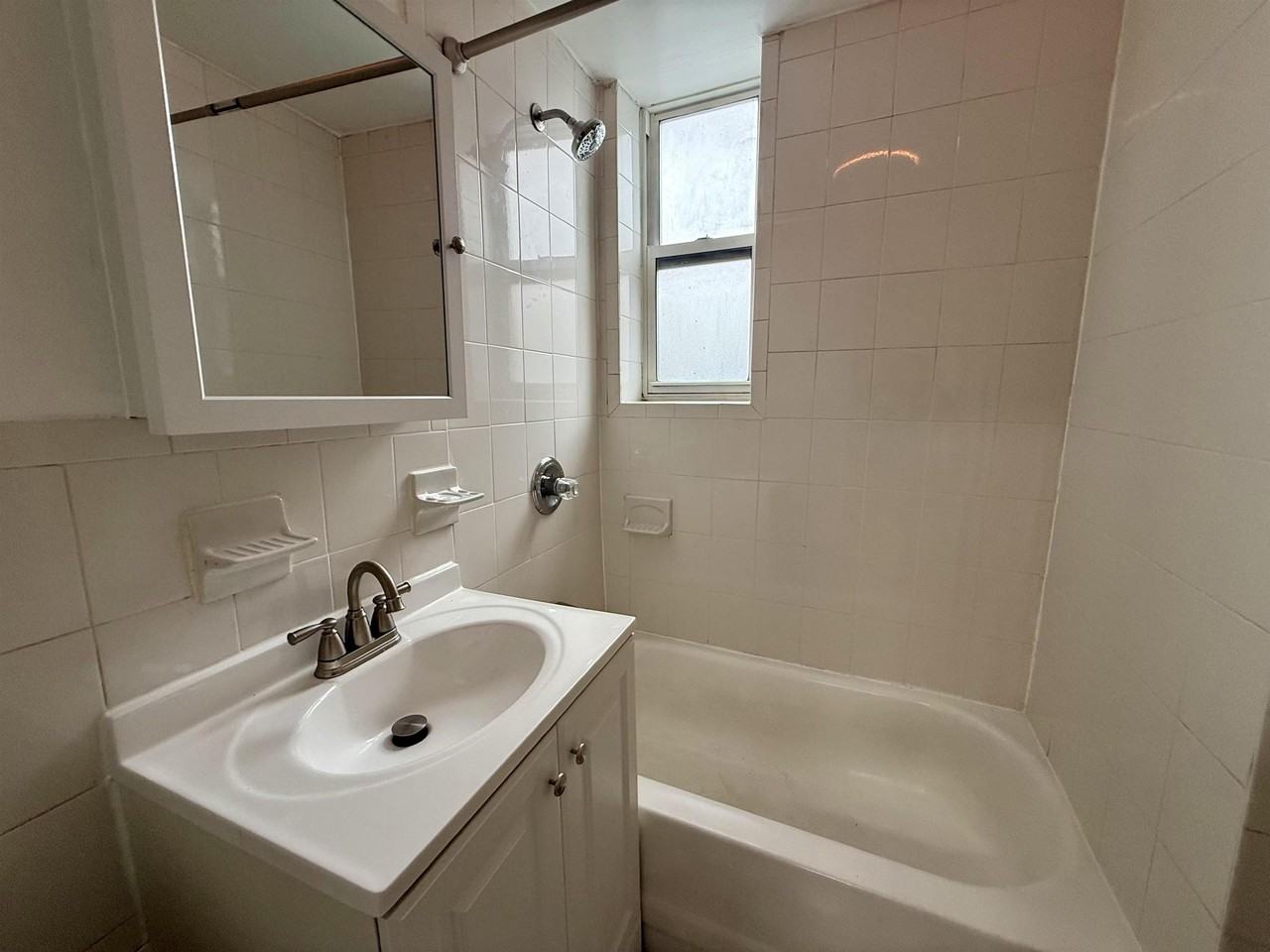 546 Bergen Ave #A7 - Photo 7 of 12