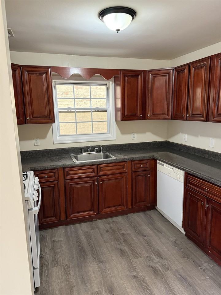 189 Myrtle Ave #1 - Photo 5 of 17