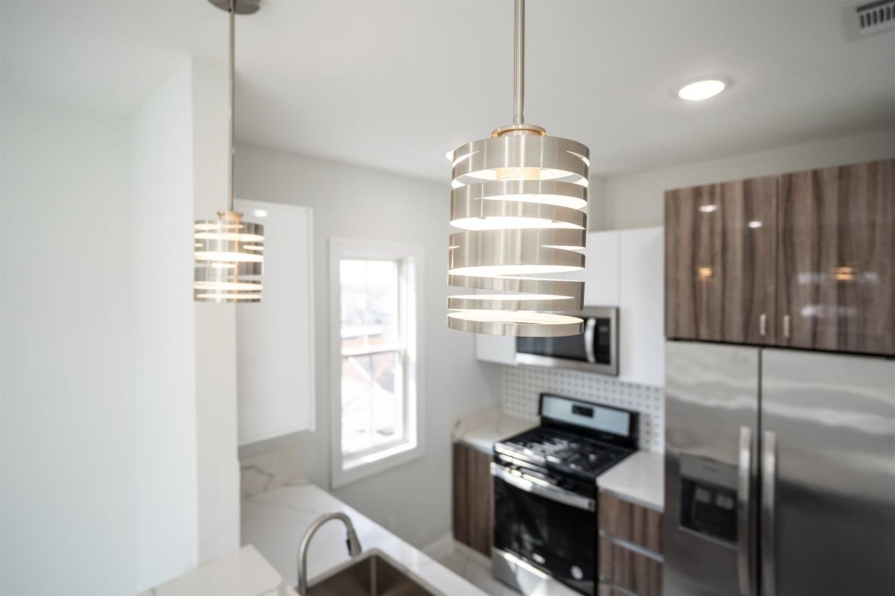 144 Bergen Ave #2E - Photo 3 of 39