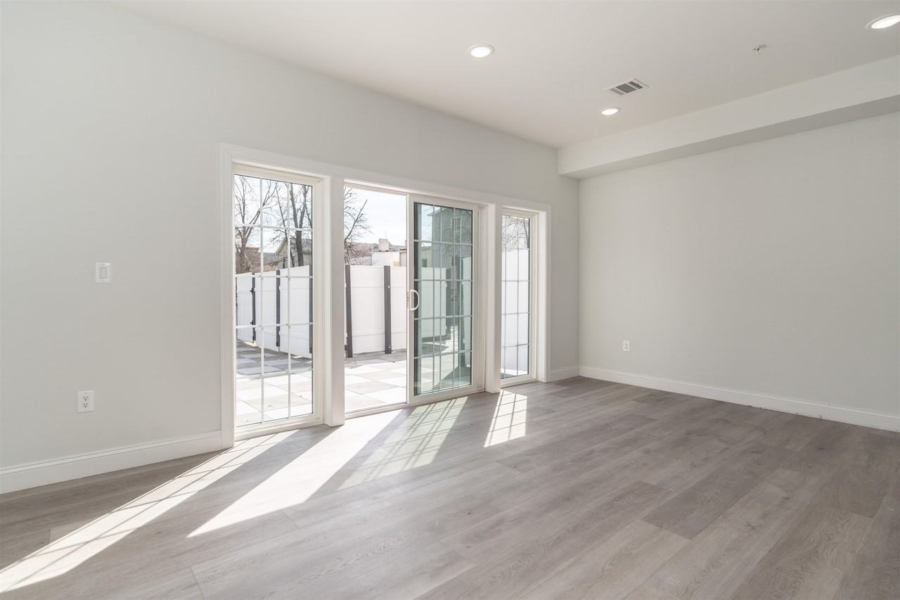 144 Bergen Ave #2E - Photo 7 of 39