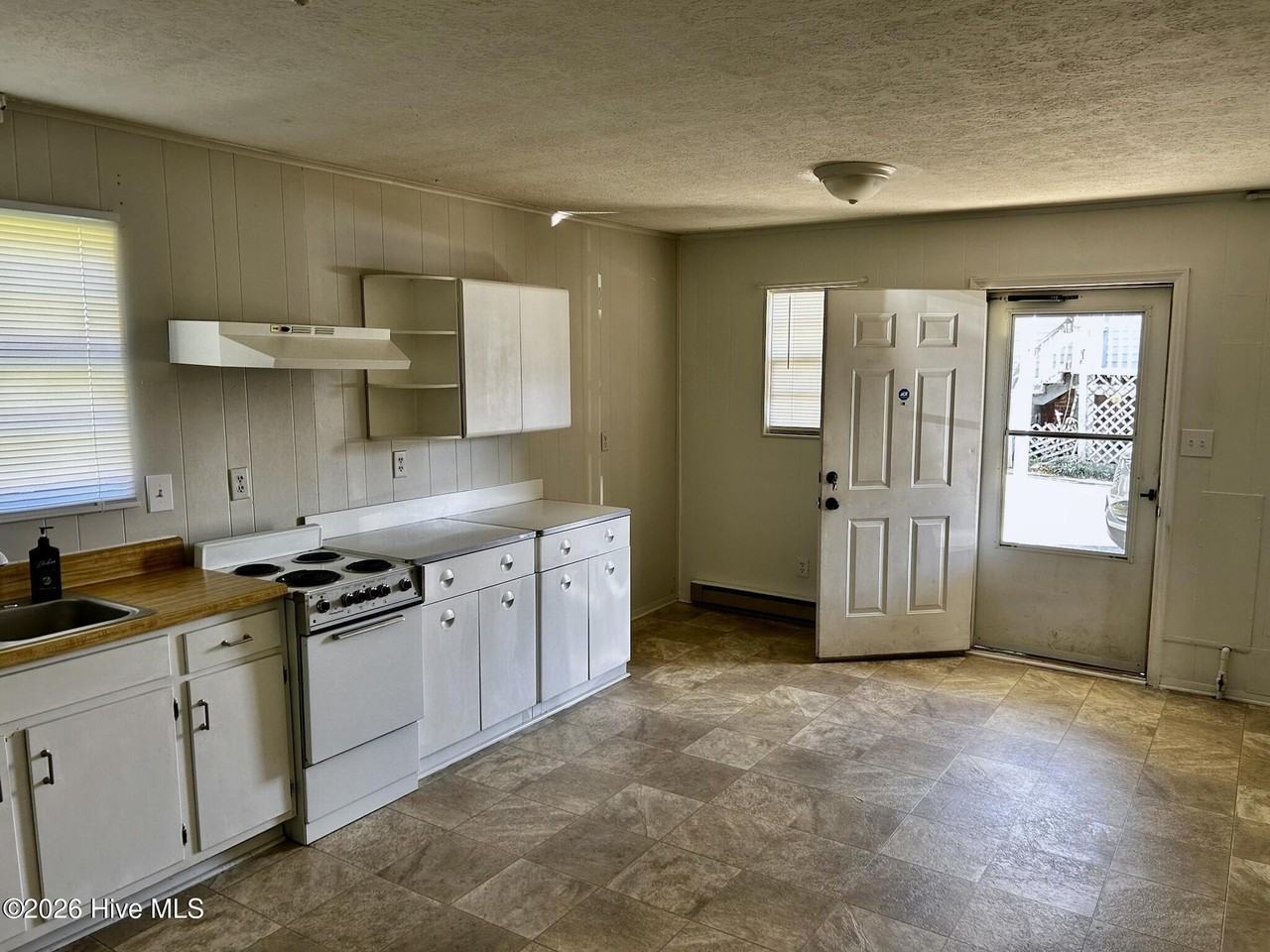 408 Vance St - Photo 3 of 19