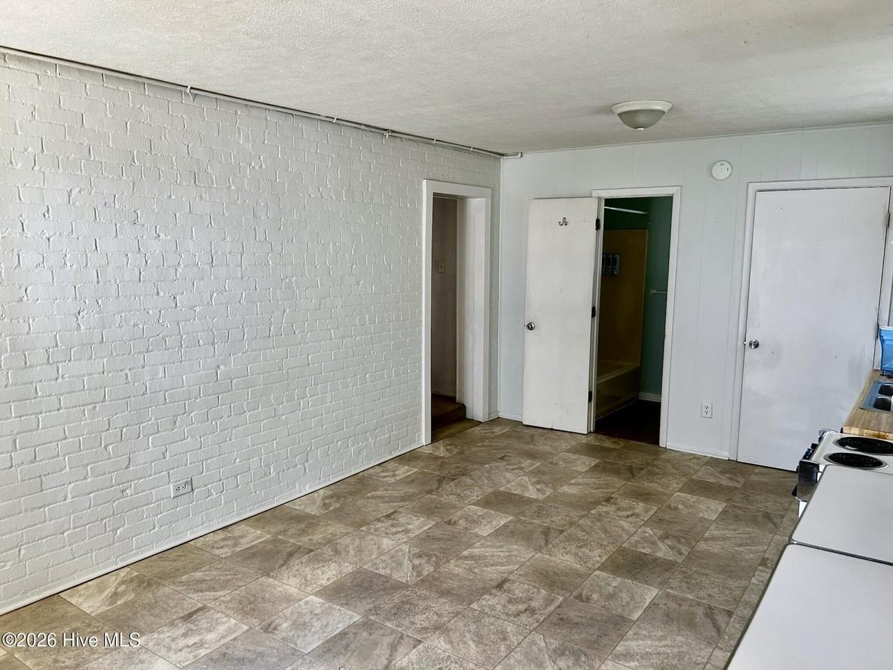 408 Vance St - Photo 4 of 19