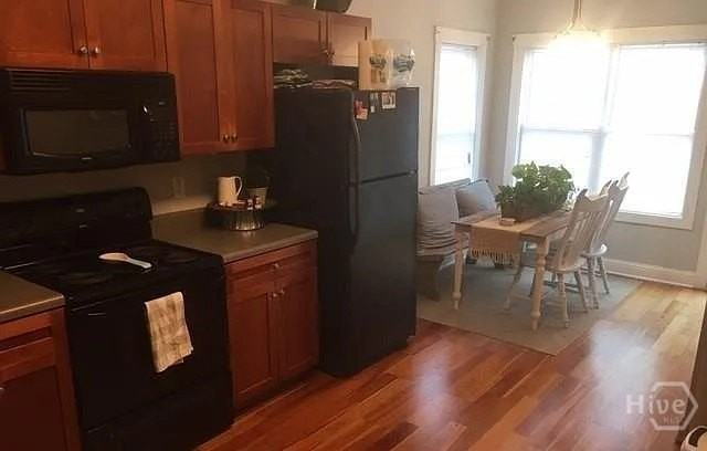 2060 Lakeside Dr - Photo 4 of 5