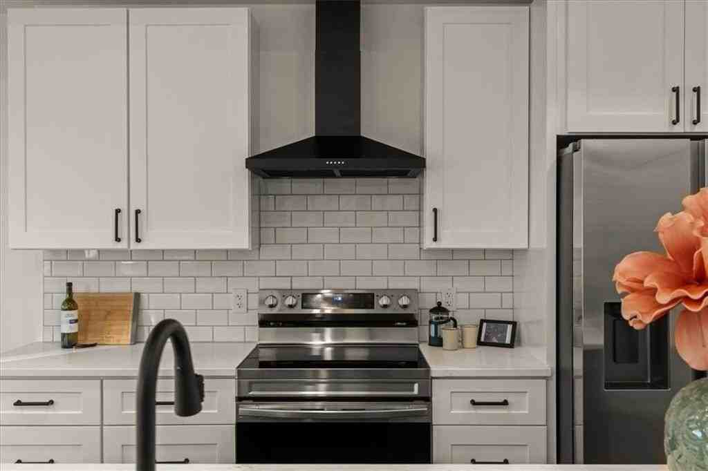 1225 E 29th St - Photo 6 of 23