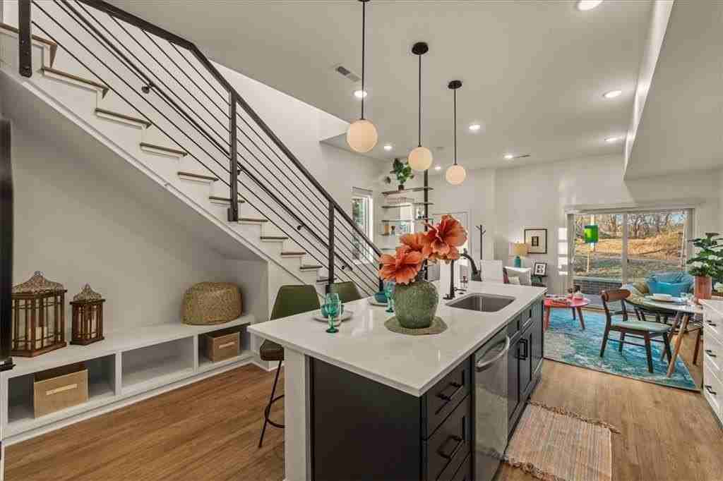 1225 E 29th St - Photo 7 of 23