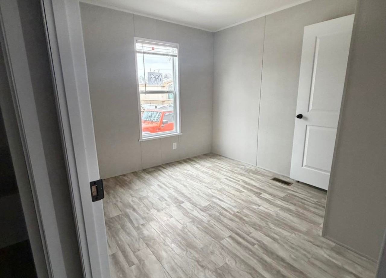 Russiaville - Photo 3 of 14