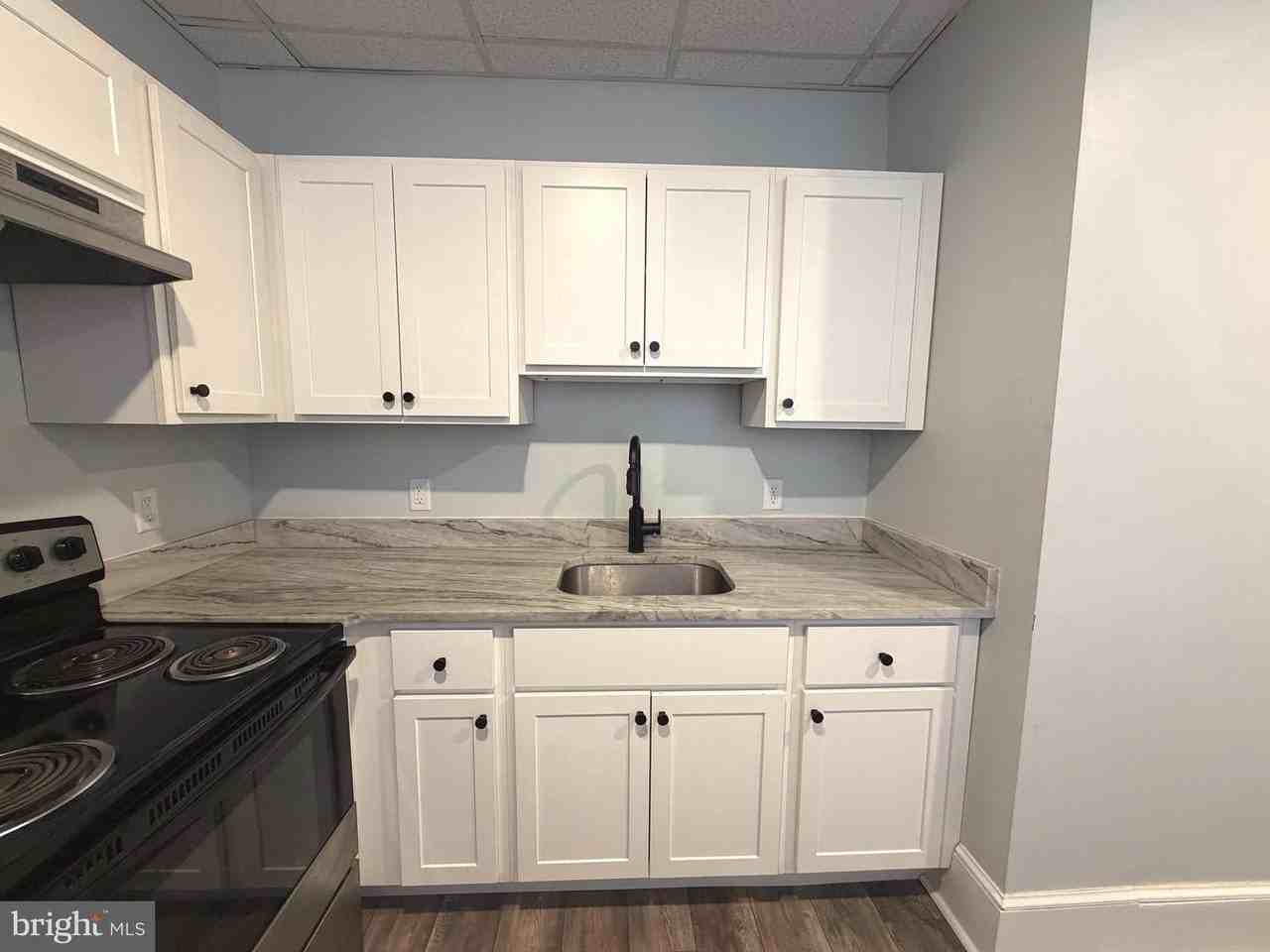 1429 N Clayton St - Photo 2 of 11