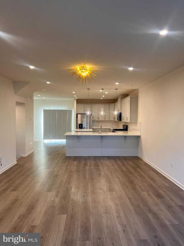 8220 Longford Rd - Photo 4 of 23