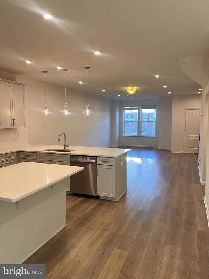 8220 Longford Rd - Photo 6 of 23