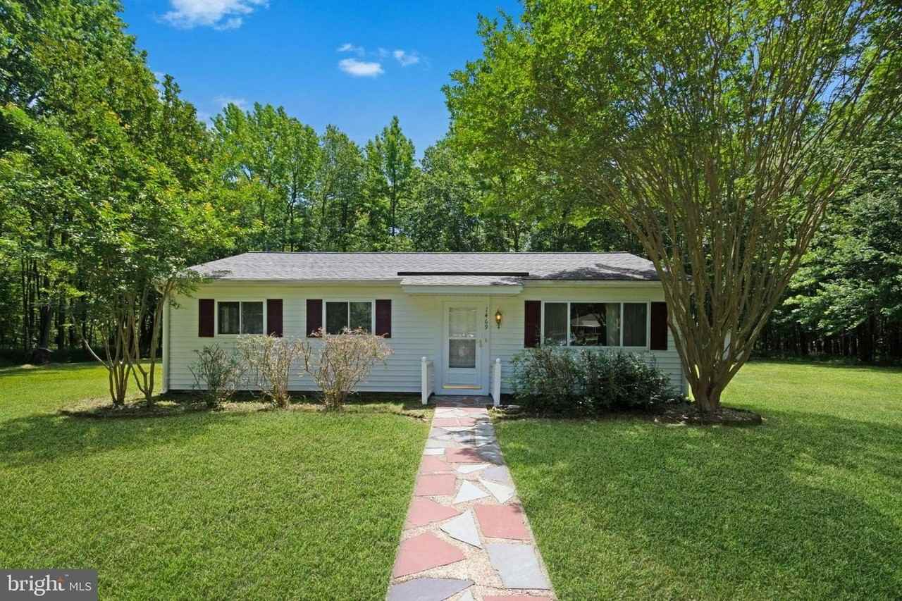 1469 Cedarhurst Rd - Photo 2 of 19