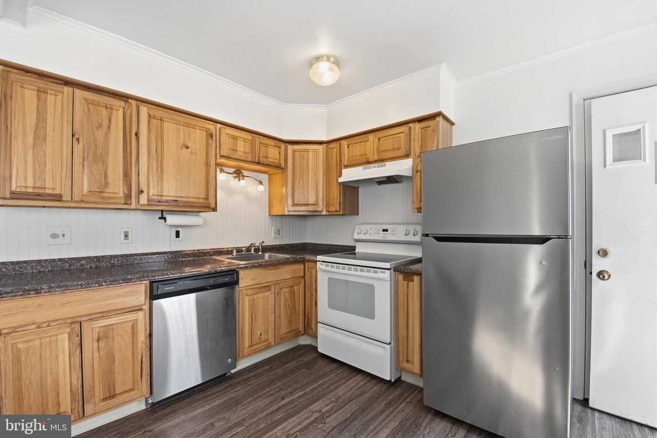 1469 Cedarhurst Rd - Photo 7 of 19