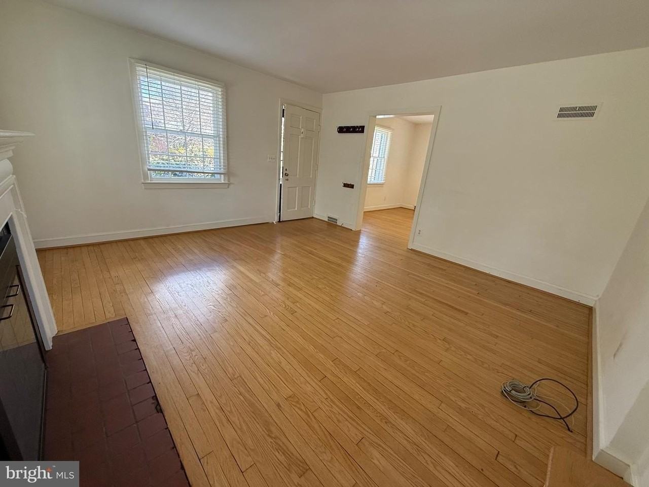 2115 N Potomac St - Photo 2 of 33