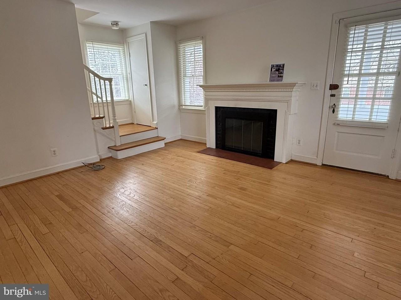 2115 N Potomac St - Photo 3 of 33