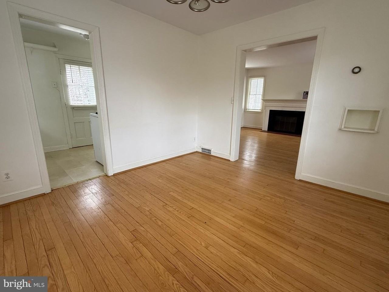 2115 N Potomac St - Photo 4 of 33