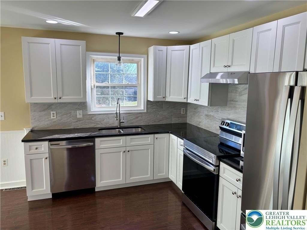 5039 Shawnee Blvd - Photo 2 of 25