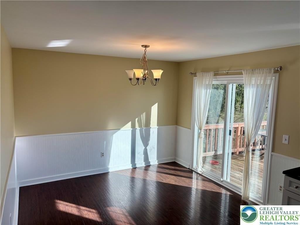 5039 Shawnee Blvd - Photo 5 of 25