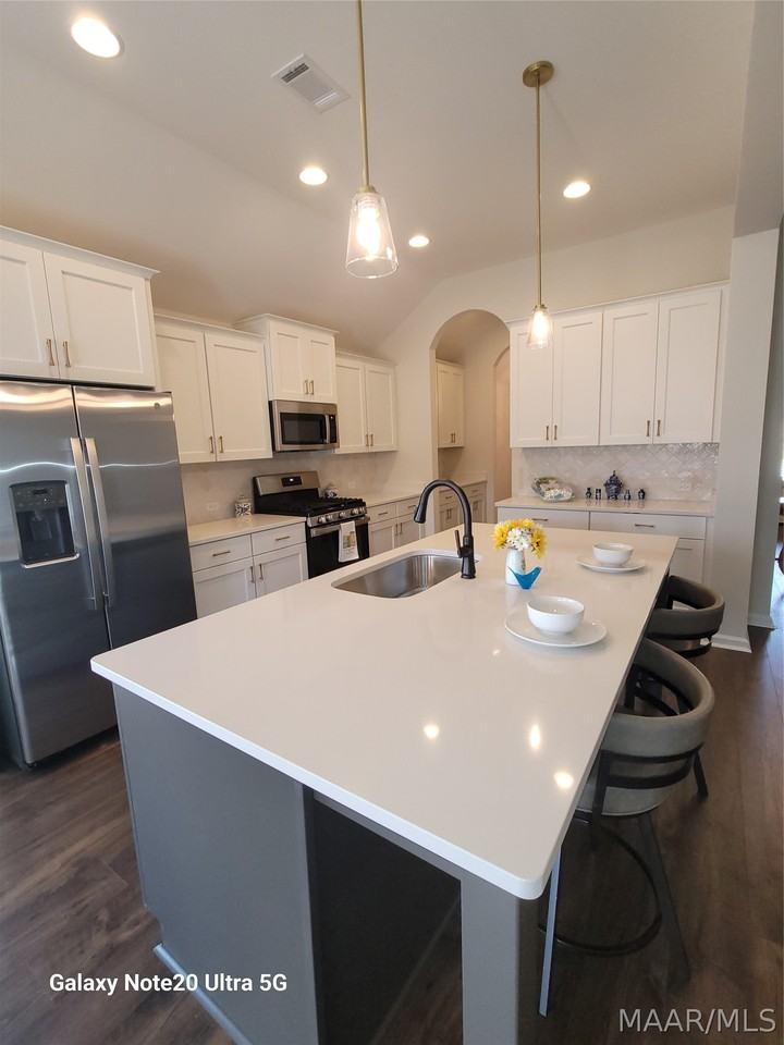 229 Lismore Pl - Photo 3 of 10