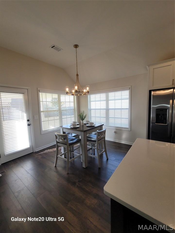 229 Lismore Pl - Photo 4 of 10