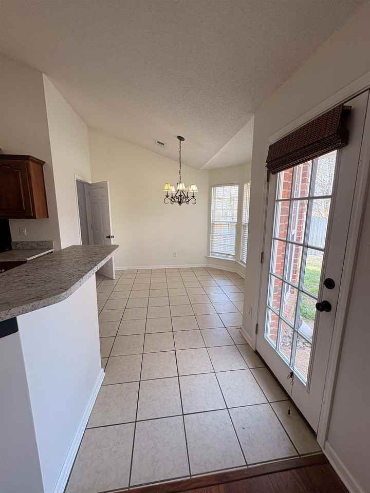 11590 Milton Ridge Cv - Photo 7 of 24