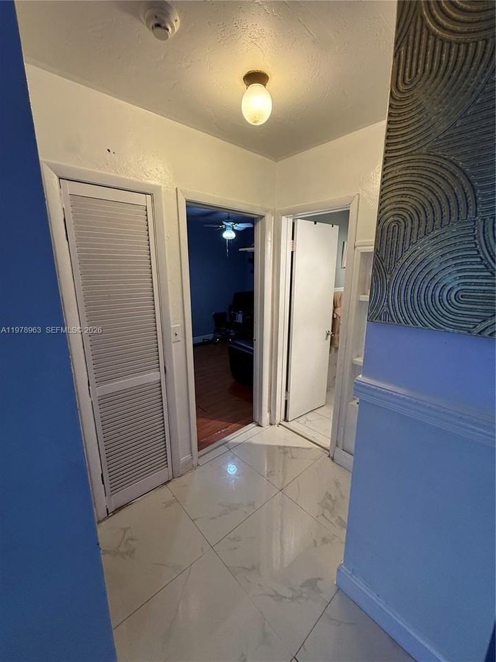 710 N 66th Ter - Photo 7 of 24