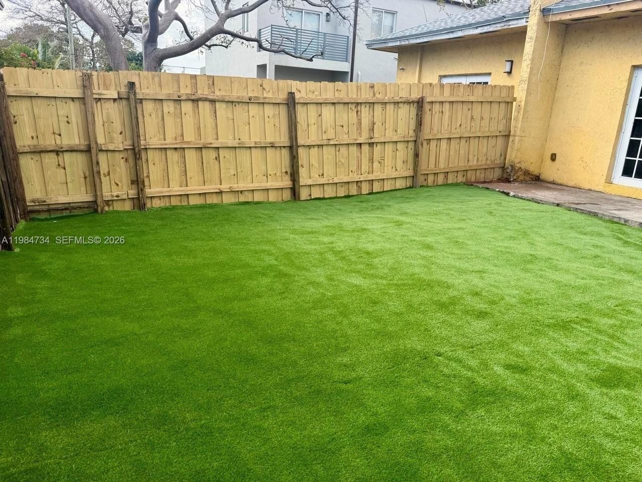 1008 Nw 2nd Ave - Photo 2 of 4