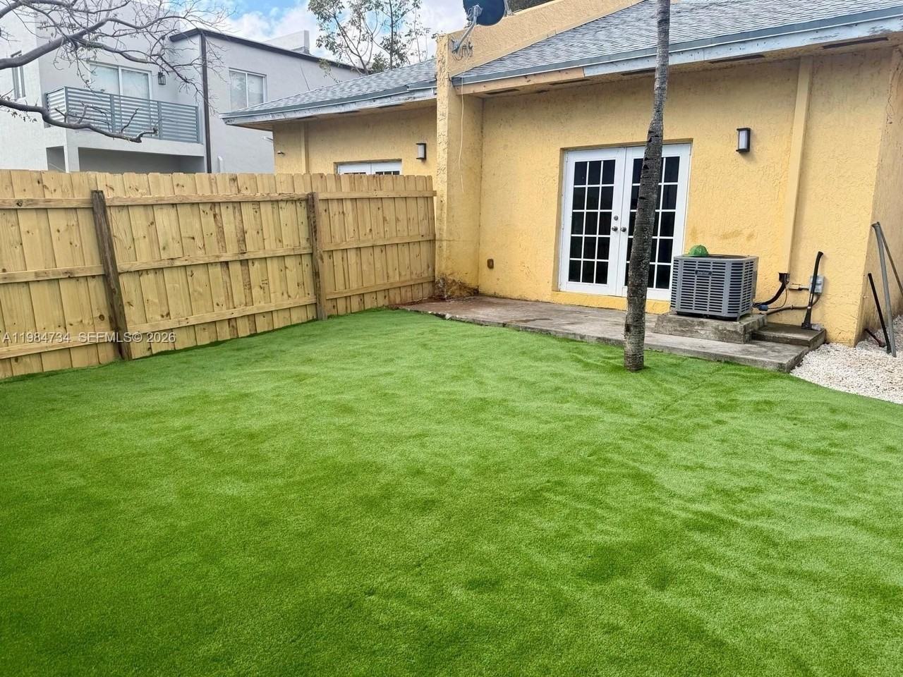 1008 Nw 2nd Ave - Photo 4 of 4