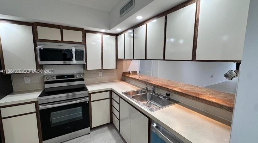 1703 Whitehall Dr #104 - Photo 2 of 16