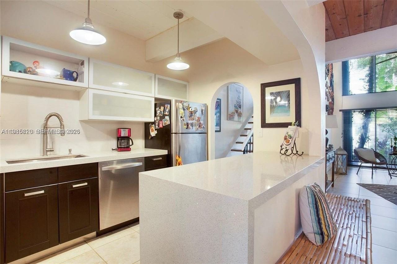 10449 Sw 78th St - Photo 4 of 35