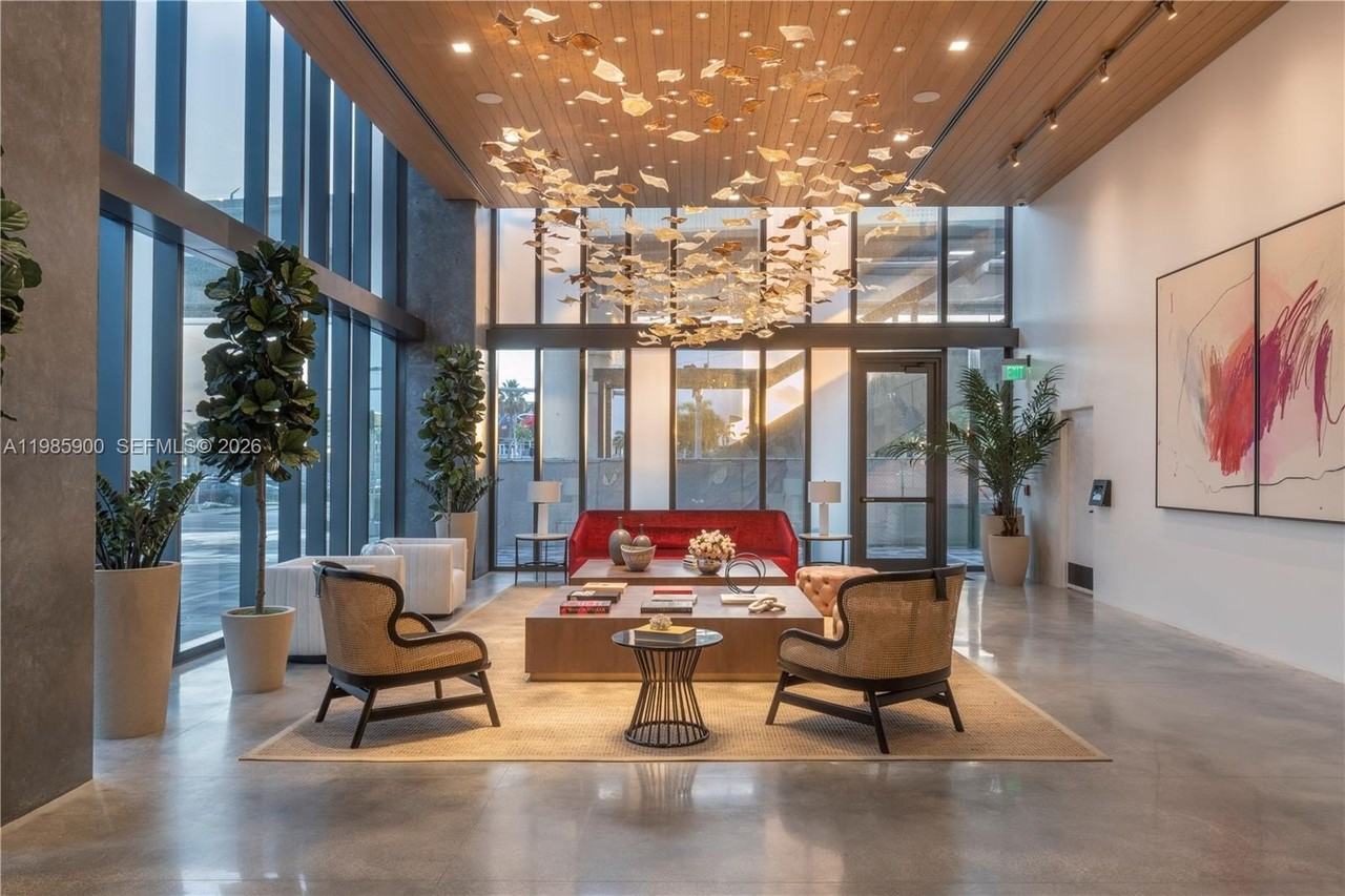 650 Ne 2nd Ave #3712 - Photo 2 of 19