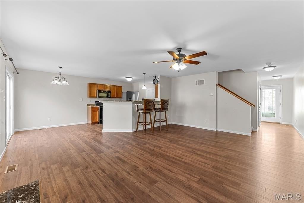 467 Parkgate Dr - Photo 5 of 43