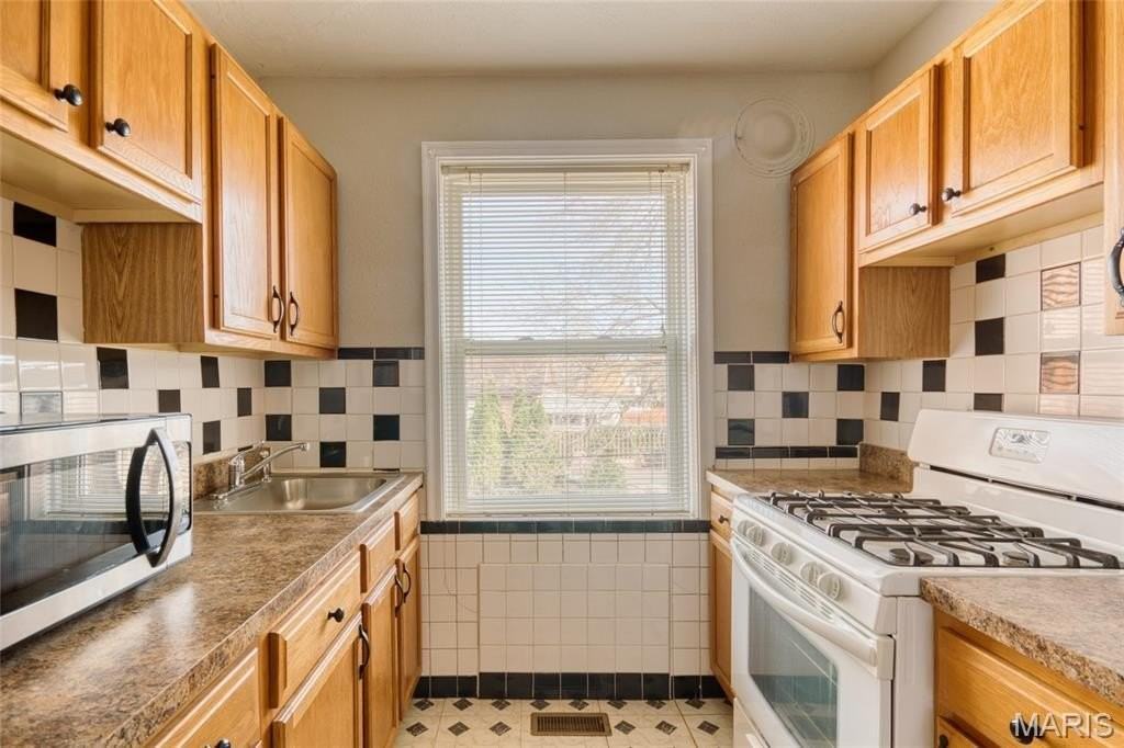 7752 Wise Ave #1 - Photo 6 of 17