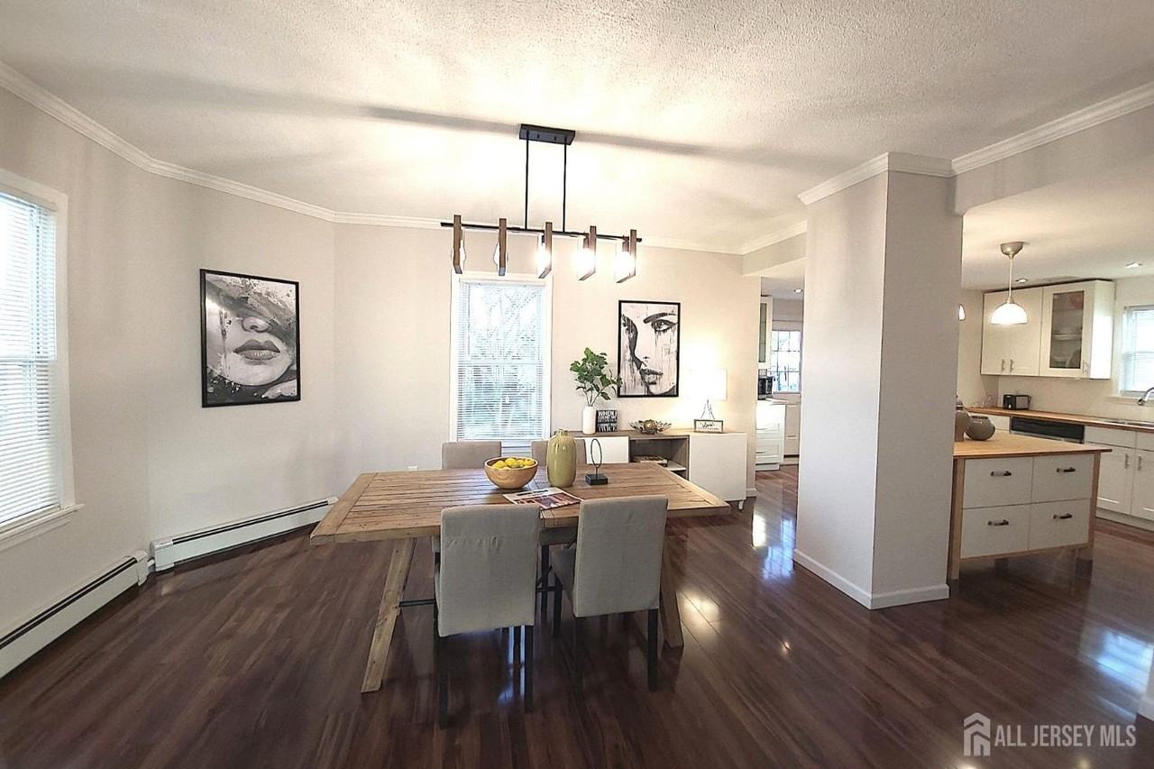 425 W Broad St - Photo 5 of 19