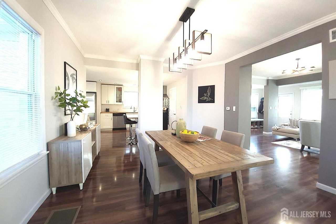 425 W Broad St - Photo 6 of 19