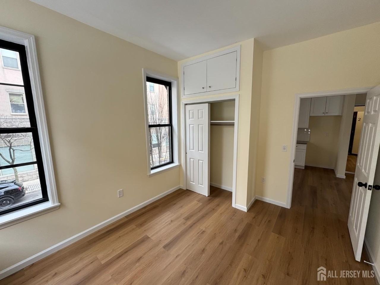 290 King St #1 - Photo 3 of 6