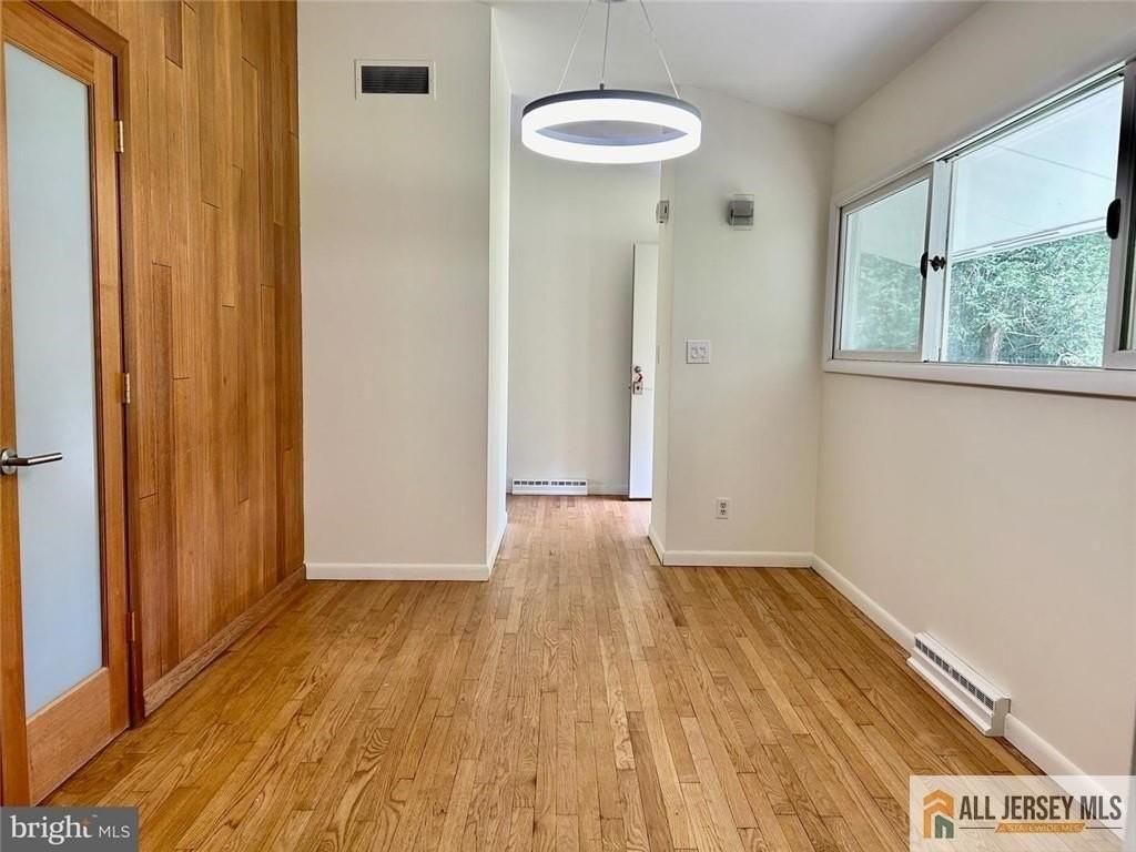 28 Pardoe Rd - Photo 3 of 14