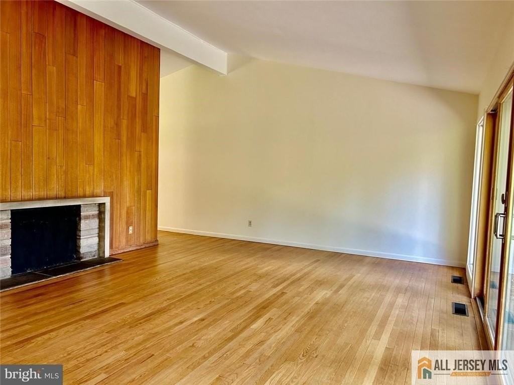 28 Pardoe Rd - Photo 4 of 14