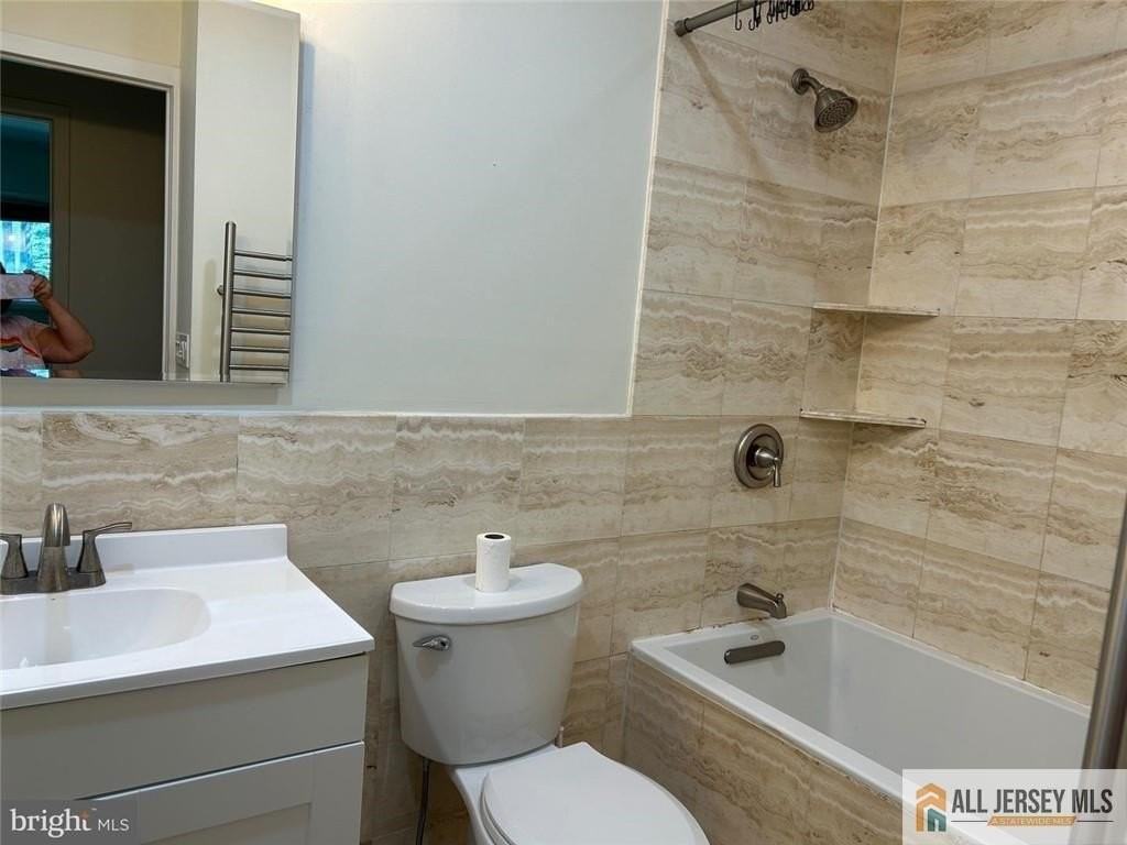 28 Pardoe Rd - Photo 7 of 14