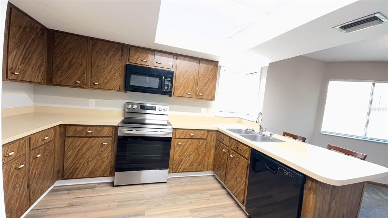 2 Pine Hurst Ln #2 - Photo 7 of 20