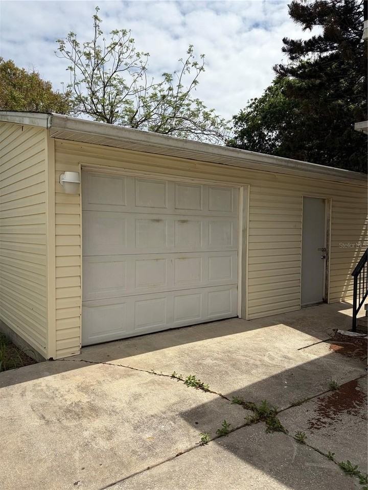 17536 Eve Dr - Photo 2 of 16