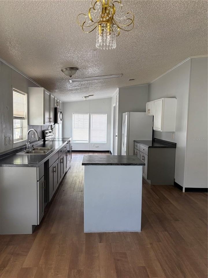 17536 Eve Dr - Photo 3 of 16