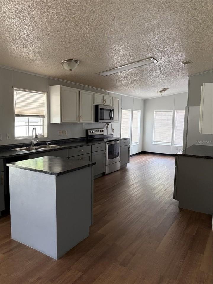 17536 Eve Dr - Photo 4 of 16